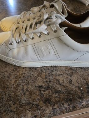 Bally White Leather Low-Top Sneakers with Embossed B